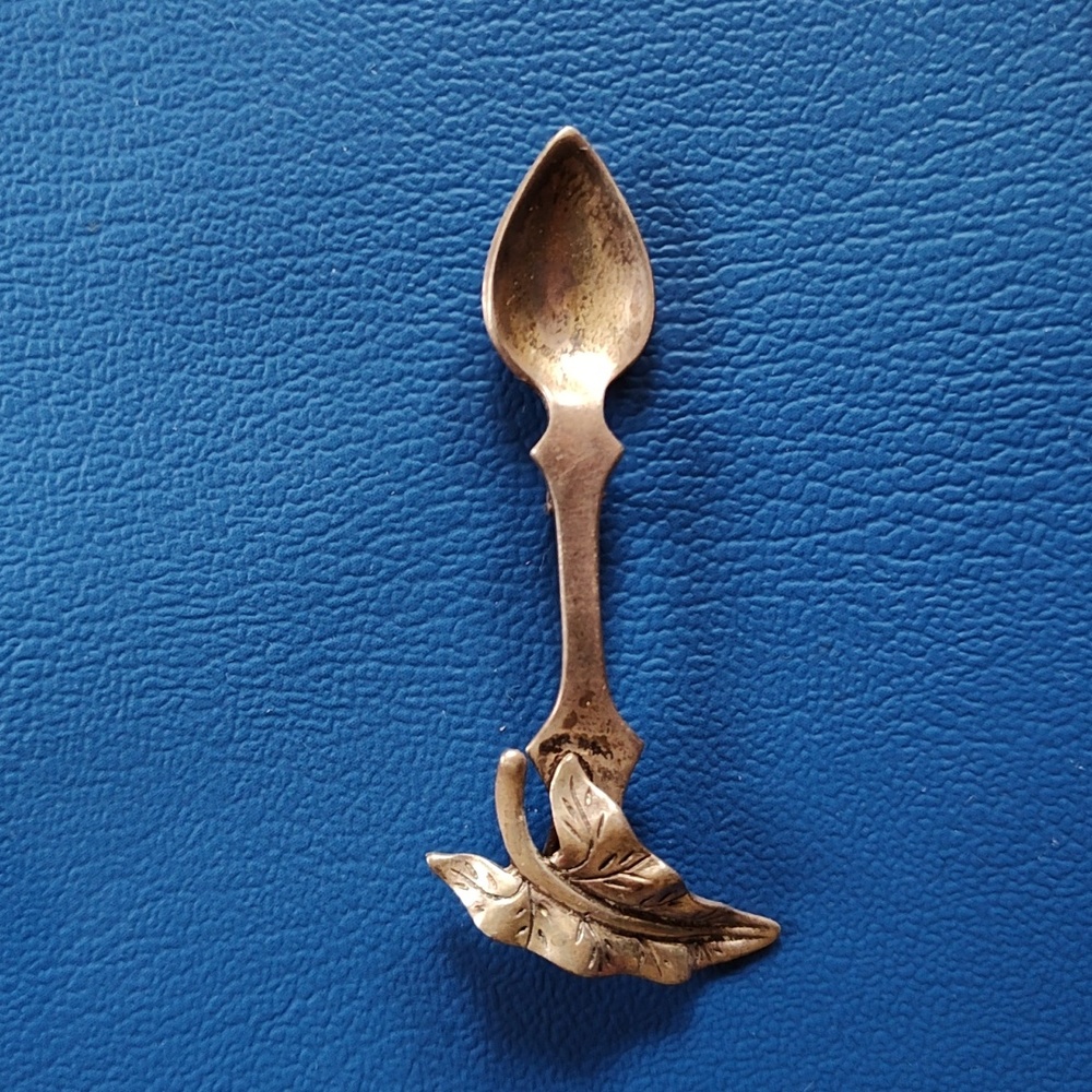 STERLING HAWAIIAN BROOCH